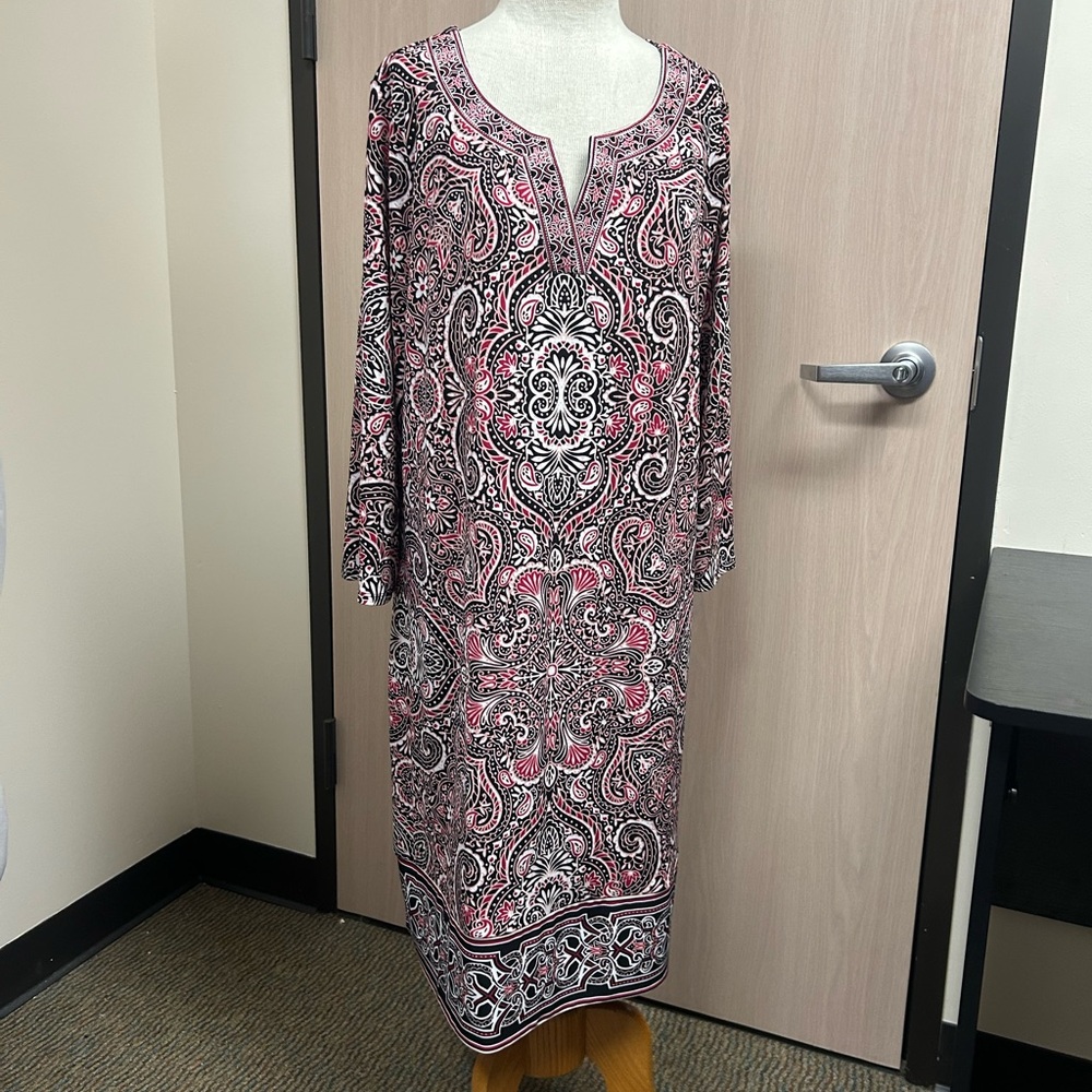 White House Black Market Pink and Black Paisley Long Sleeve Dress